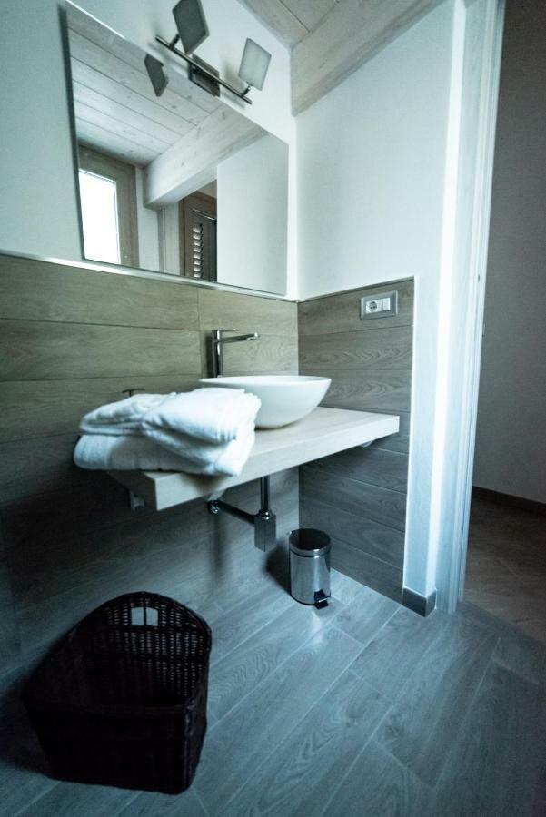 Memento Bed & Breakfast Ossi Exterior photo